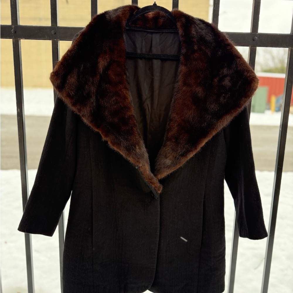 Black Coat with Mink Collar M - Picture 7 of 13